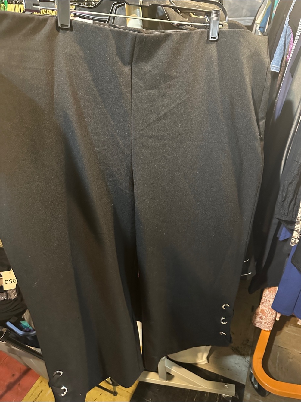 NWT JM collection xxl capri black